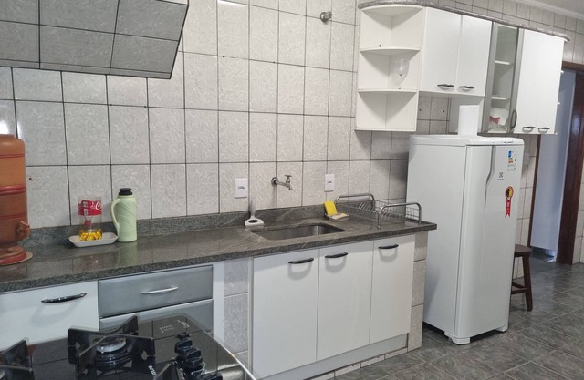 Casa ,com uma Suite,sala de Estar,cozinha Garagem
