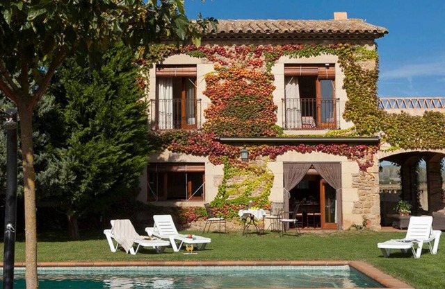 CASA CON JARDÍN, PISCINA Y ZONA BARBACOA CERCA DE PLAYAS Y CAMPOS DE GOLF