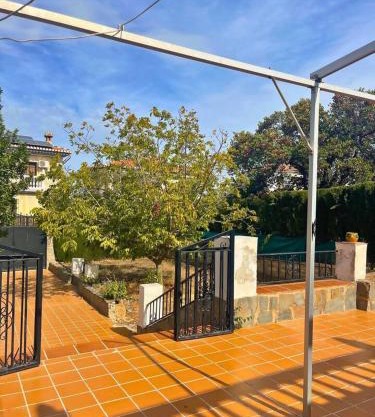 Casa con jardín en Ogijares