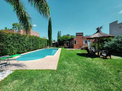 Casa con pileta en Fisherton Rosario