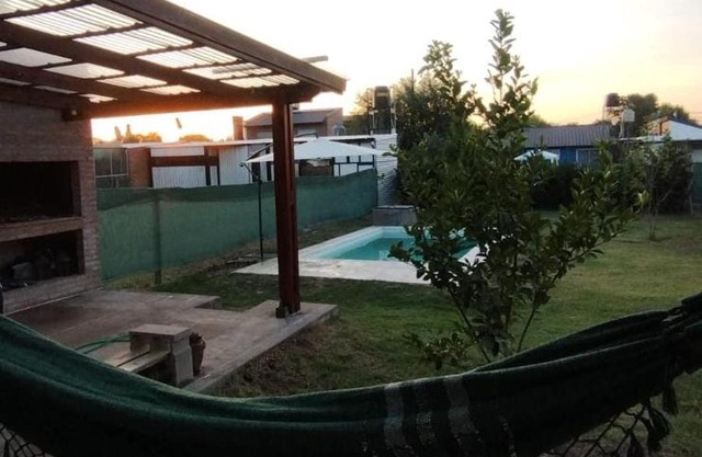 Casa con pileta en Funes