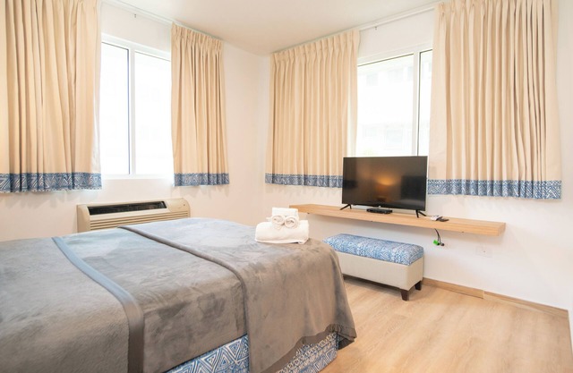 Casa Condado Hotel: Steps to Beach & Nightlife