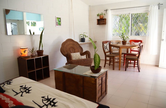 Casa Corazon - Cozy 2 bedroom house downtown, 5 min from the beach!.