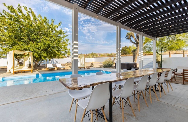 Casa Coyoacan - Pool, Hot Tub, Fire Pit & More! 5 Bedroom Home by RedAwning