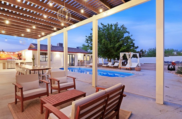🌵Casa Coyoacan w/Pool, Hot Tub, Cabana Beds, Fire Pit & Way More!🌵