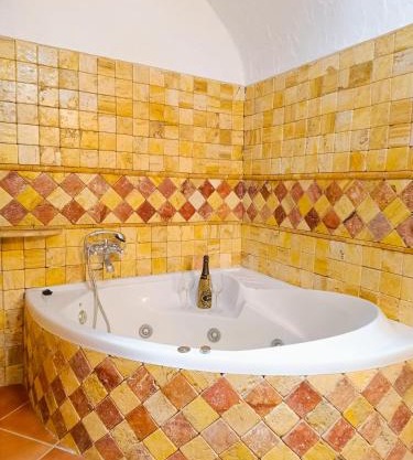 Casa Cueva The Exclusive Royal Andalusian Cave