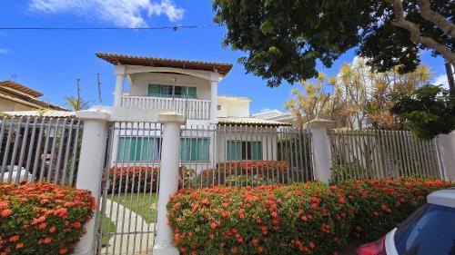 Casa de Alto Padrão com Piscina no Condomínio
