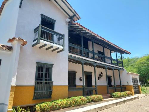Casa de descanso con piscina y jacuzzi en Cauca viejo