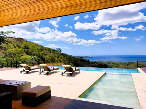 Casa de Iluminacion - Gorgeous 5-BR oceanview Villa with private infinity Pool