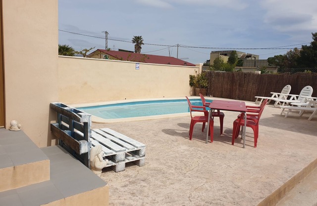 Caseta de l'Avi chalet con piscina