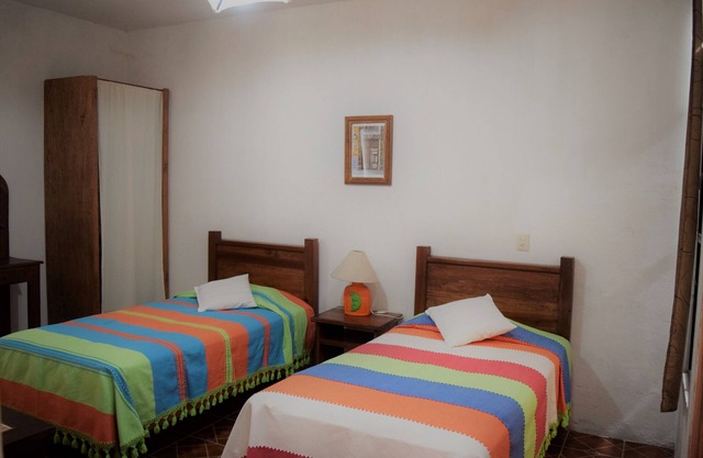 CASA DE LA CRUZ EN EL CORAZON DE TEQUISQUIAPAN