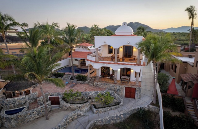 Casa de las Sonrisas - Beachfront Oasis w/ Pool