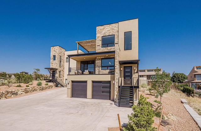 Casa de Luz: Modern Retreat with Epic Vistas