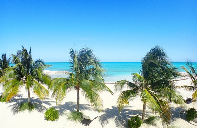 Casa de Mer - On the Beach - Sun - Sand - Clear Bahamian Waters - Beachfront
