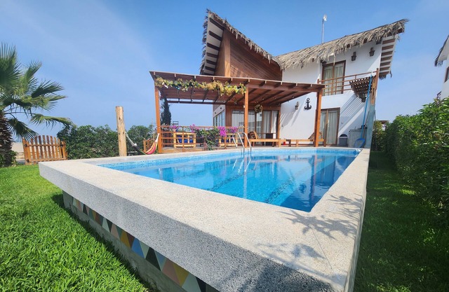 Casa de Playa Marina Mar, Beach House Marine Sea, Chincha Baja.