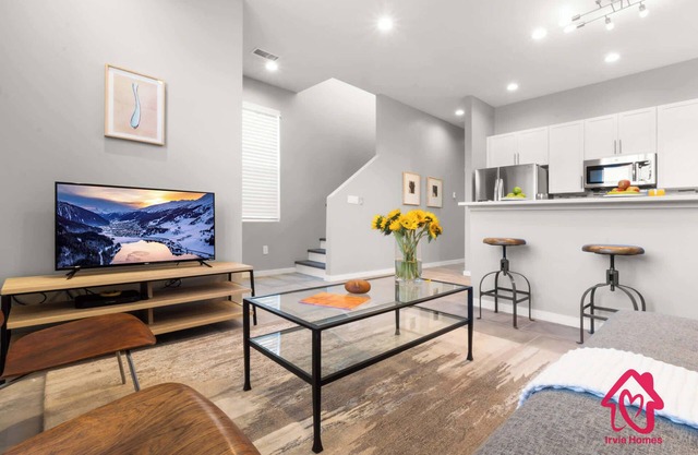 Casa De Tijeras – Amazing Downtown 3bd w Garage