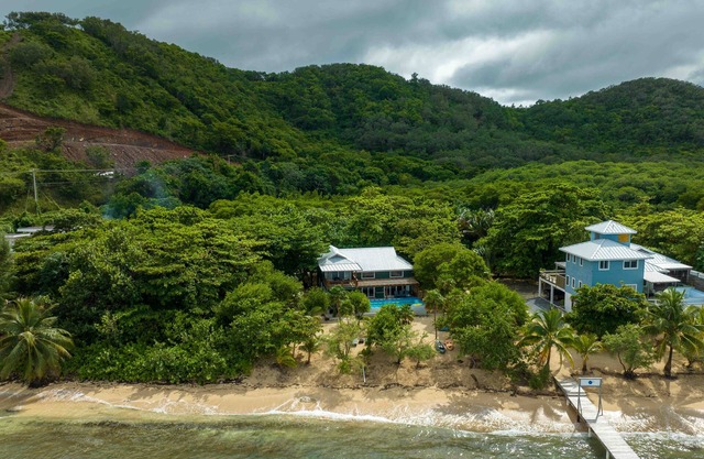 Casa Del Alma Beachfront Home in Camp Bay