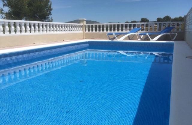 CASA DEL BOSQUE CON PISCINA EN SITGES