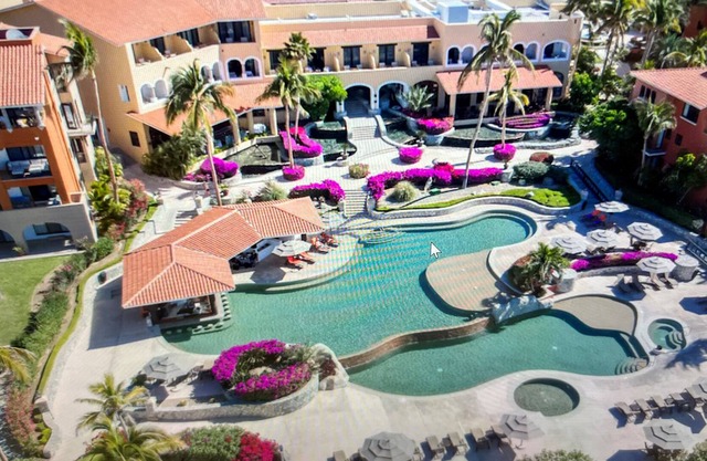 Casa Del Mar One Bedroom Luxury Suite , 5 Star resort with Ocean View incl 6 rounds of free golf