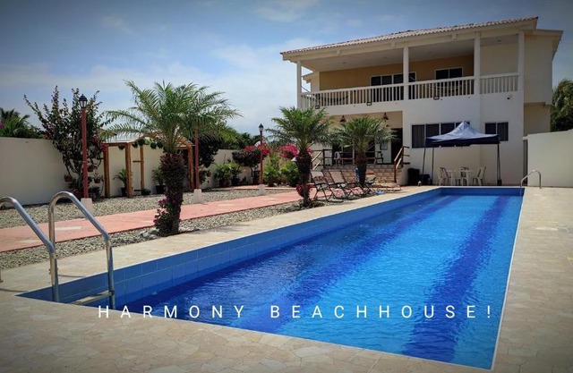 Casa deluxe con piscina y salida directa a la playa en general villamil playas ecuador