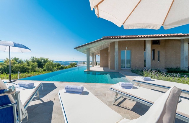 Casa Di Eolo 8+2, Emma Villas