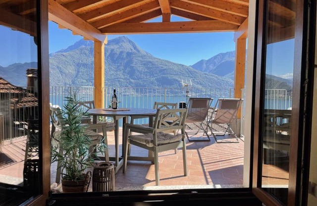 Casa di Luna - Pianello del Lario by LoveComo