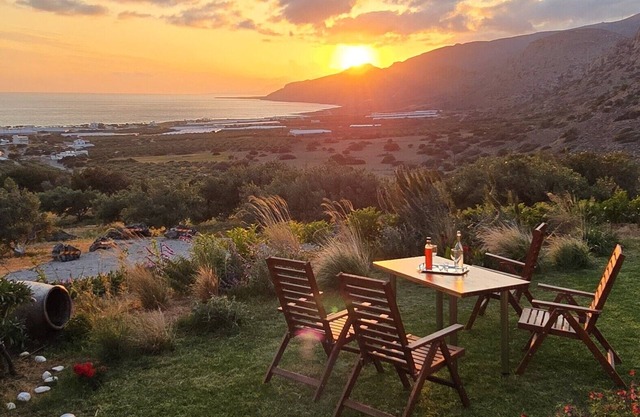 Casa di Olive, a cottage with fireplace and sea view