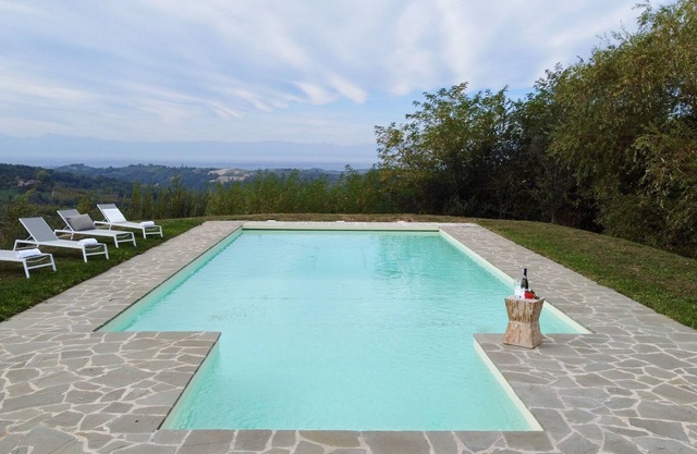 Casa Divino con piscina privata Piemonte