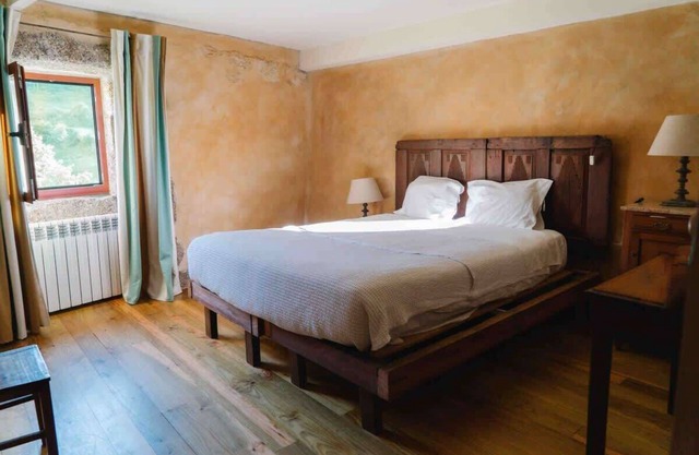 Una hermosa casa de 5 dormitorios suites con piscina privada.