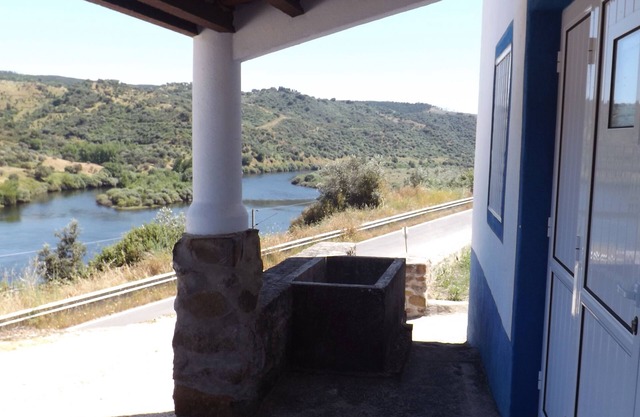 Casa do Rio a orillas del río Tajo