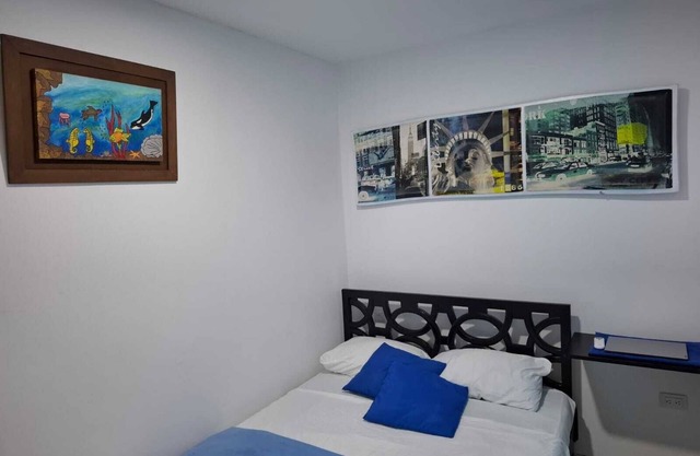 Casa hotel colonial doña Elena-Habitación Mar Azul,con baño privado y cama doble