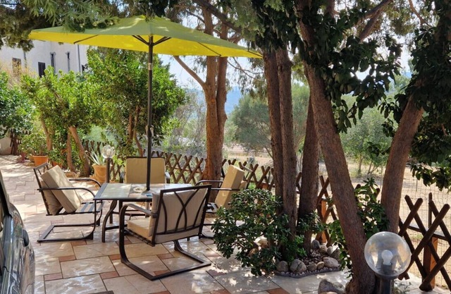 CASA DORA: ELEGANT THREE-ROOM APARTMENT, very close to the beaches of Li Cuppula