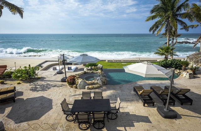 Beach Front Exclusive Palmilla Sur, 5BR Villa with stunning views and beach toys