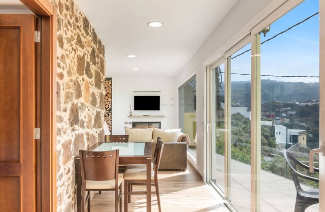 'Casa Eloisa' con vistas a la montaña, terraza privada y Wi-Fi