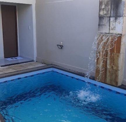Casa em Natal Cond. Fechado com Piscina-03 Suítes