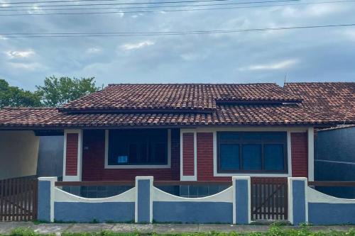 Casa em Praia Grande - Fundão