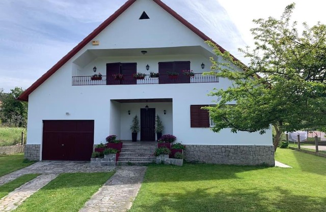 Casa en Nigran amplia, cerca de la playa.