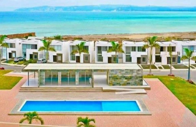 CASA EN Urbanización PRIVADA MARINA BAY-MIRADOR PUNTA BLANCA