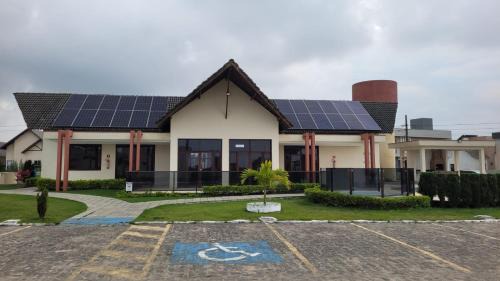 Casa espaçosa churrasqueira Wi-Fi há 2km do centro