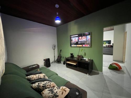 Casa espaçosa dentro de condomínio -até 8 hóspedes