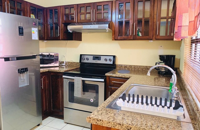Casa estilo Colonial con 3 habitaciones 2.5 baños