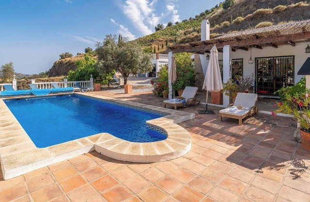 Casa Eve Canillas de Albaida by Ruralidays
