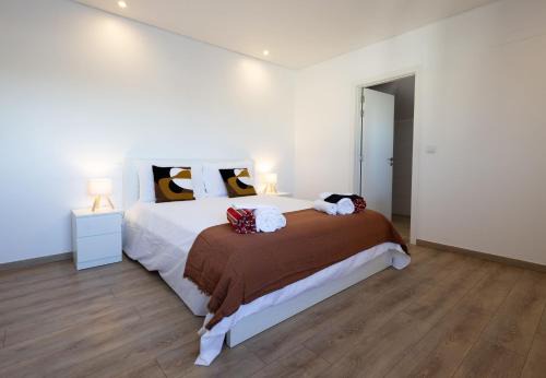 Casa Férias com Piscina Aquecida e Suítes Privadas 3