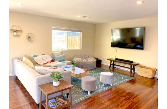 Casa Familia - 4-br modern family home w/saltwater pool & spa