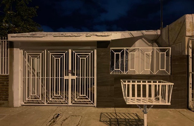 CASA familiar con cochera