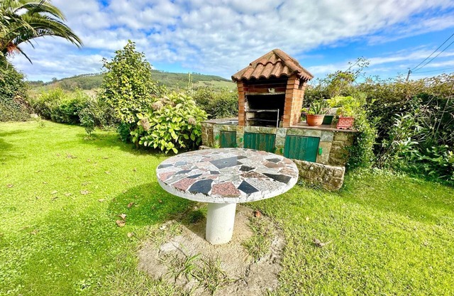 Casa familiar en Meruelo con jardín