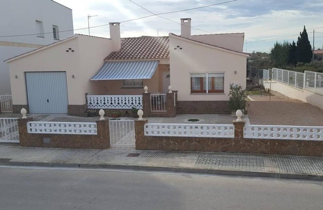 CASA FELIX está situada en Sant Jaume d'Enveja en el corazón del Delta de l'Ebro