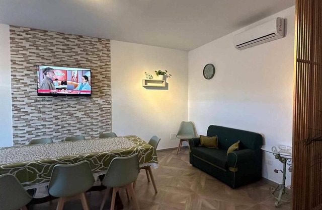 Casa Ferraro - Four Bedroom House, Sleeps 10