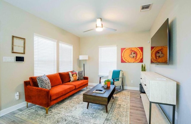 Casa Fiesta-2bed/2bath 1100 sq ft urban stunner
