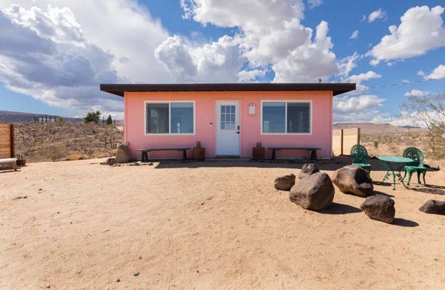 Casa Flamingo | Cozy Cabin with Views | 5 Acres